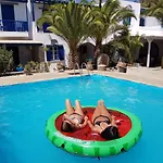 Tinos Zalonis شقة فندقية