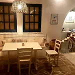 Tinos Zalonis شقة فندقية